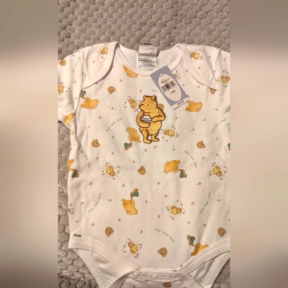 Disney 4 piece Pooh bundle - Picture 2 of 6
